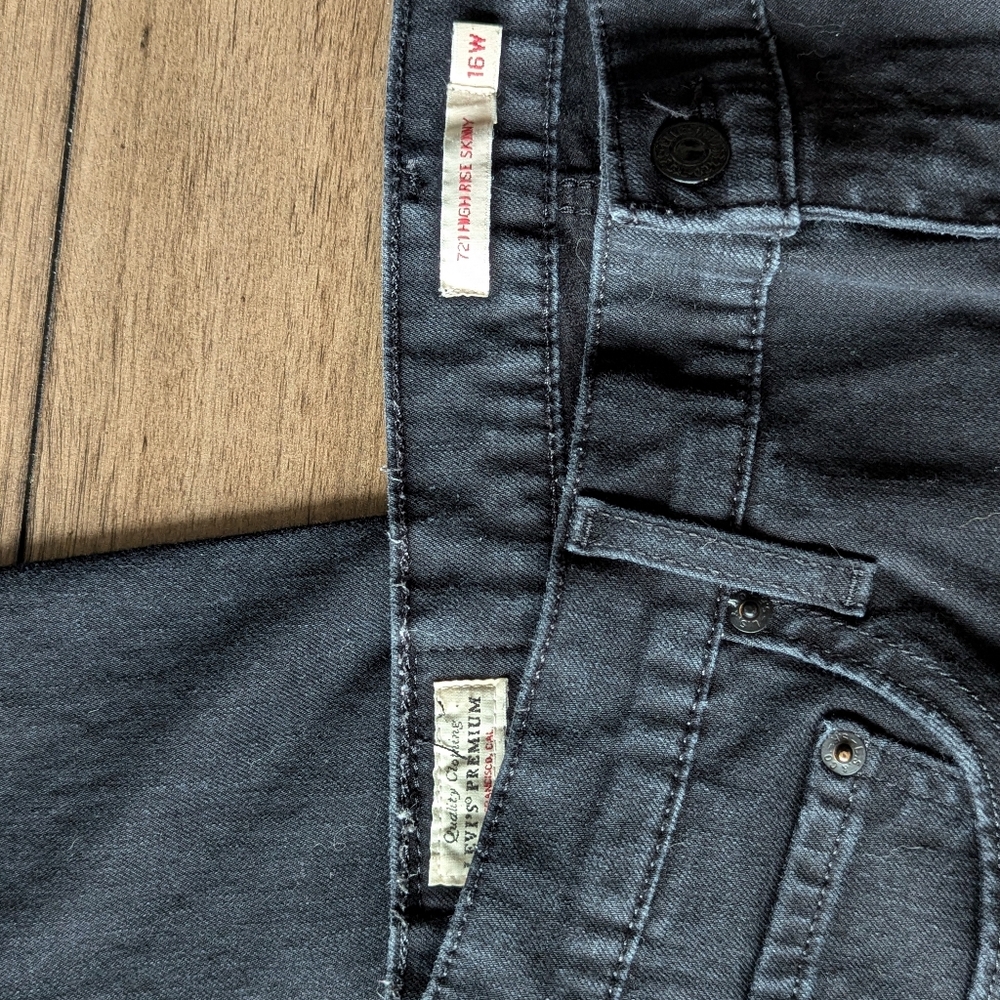 Levi's Premium 721 High Rise Skinny Women's Jeans - Picture 3 of 4